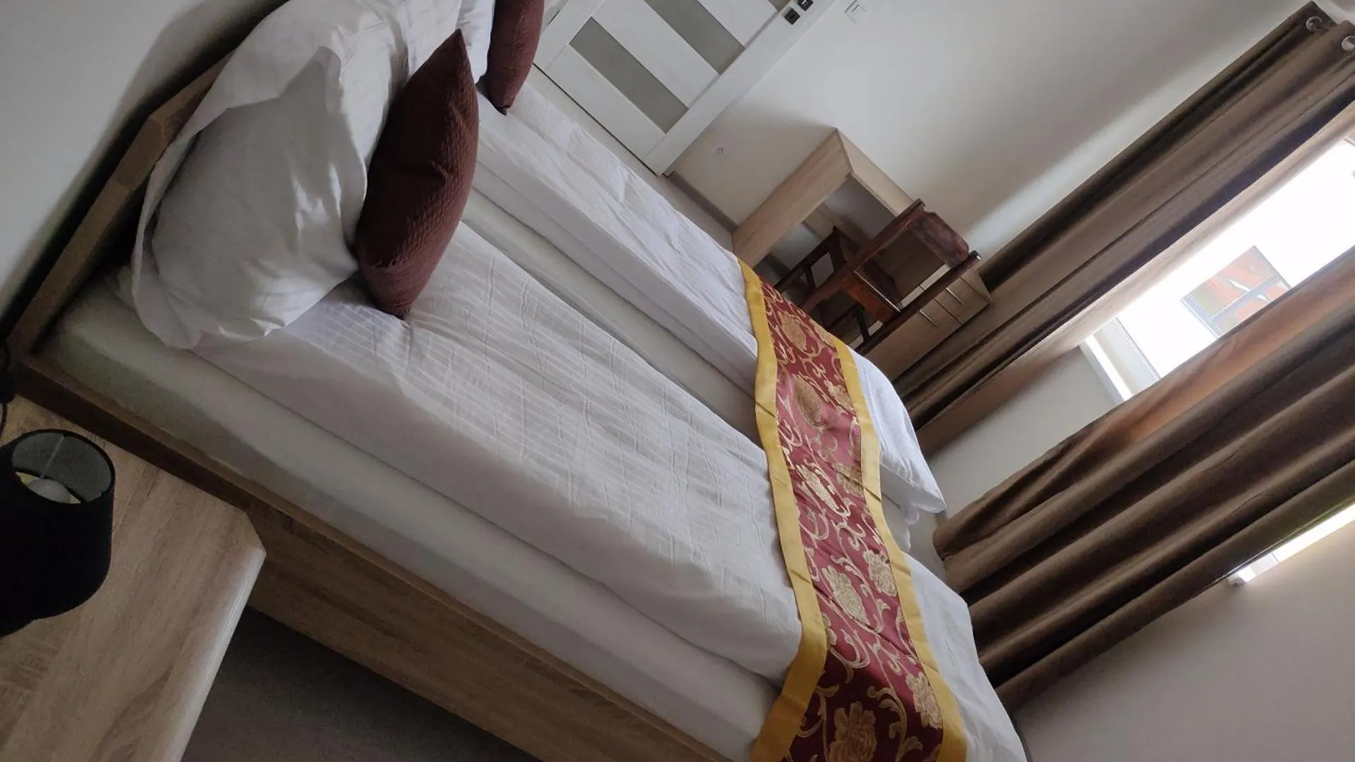 Sun-House Pension&Restaurant -Parkingfree- Praag