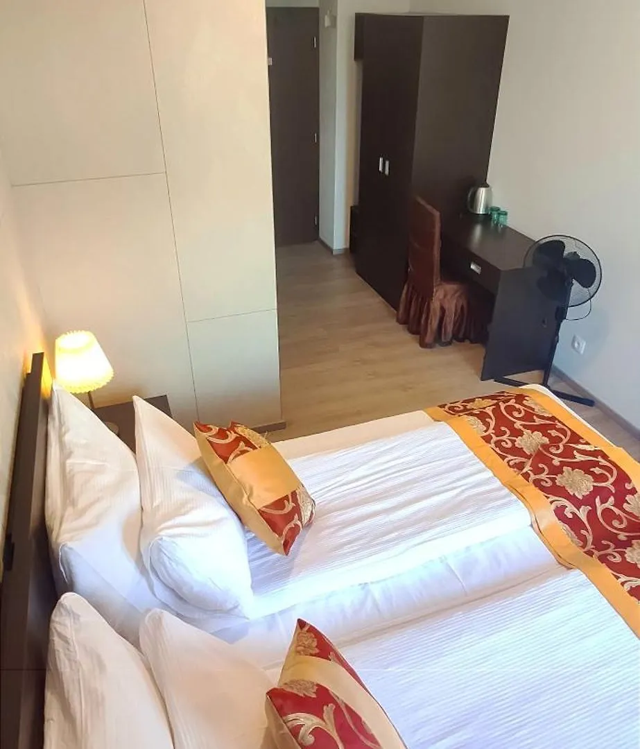 Sun-House Pension&Restaurant -Parkingfree- Praga