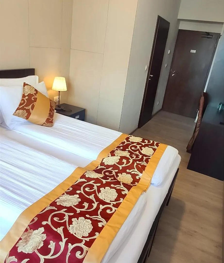 *** Hotel Sun-House Pension&Restaurant -Parkingfree- Praga Repubblica Ceca