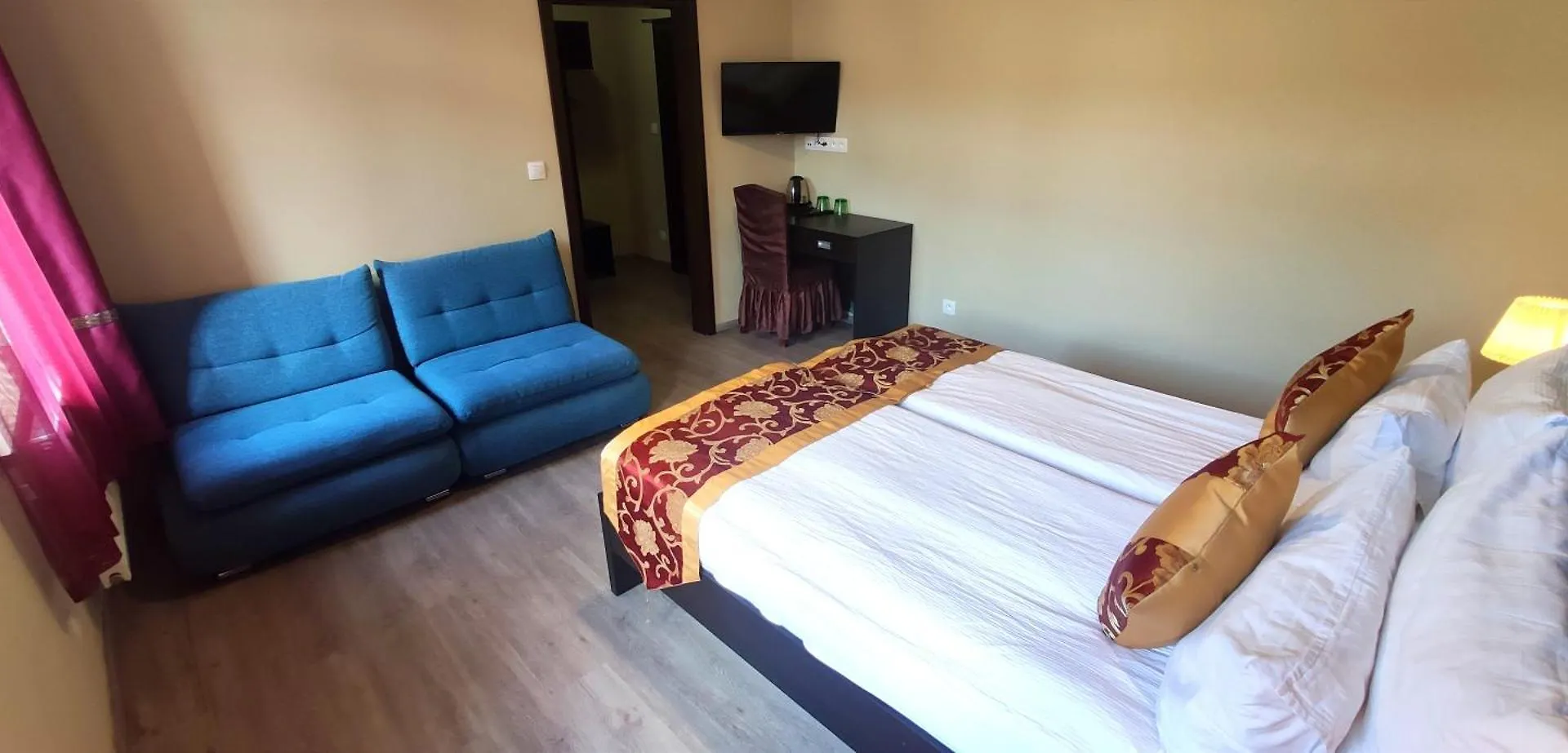*** Hotel Sun-House Pension&Restaurant -Parkingfree- Praga Repubblica Ceca