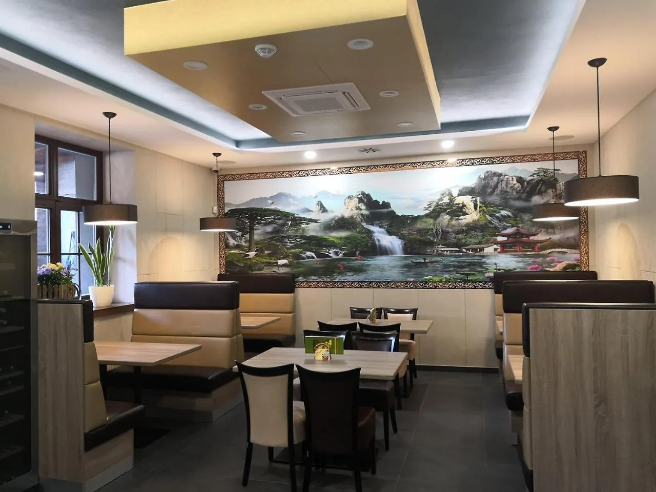 Sun-House Pension&Restaurant -Parkingfree- Praga 3*,