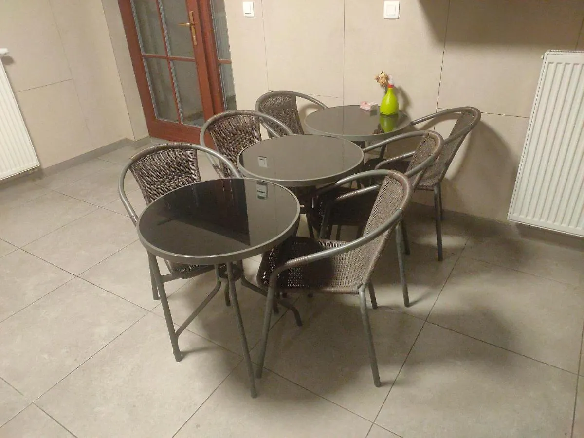 Sun-House Pension&Restaurant -Parkingfree- Prague 3*,