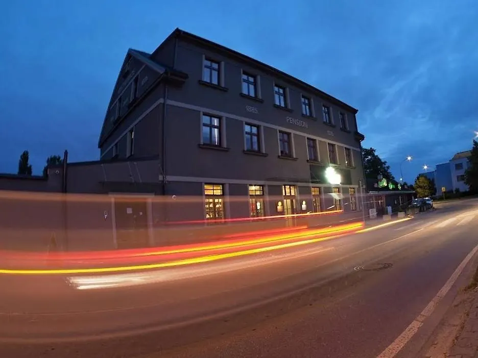 Sun-House Pension&Restaurant -Parkingfree- Prague Hotel