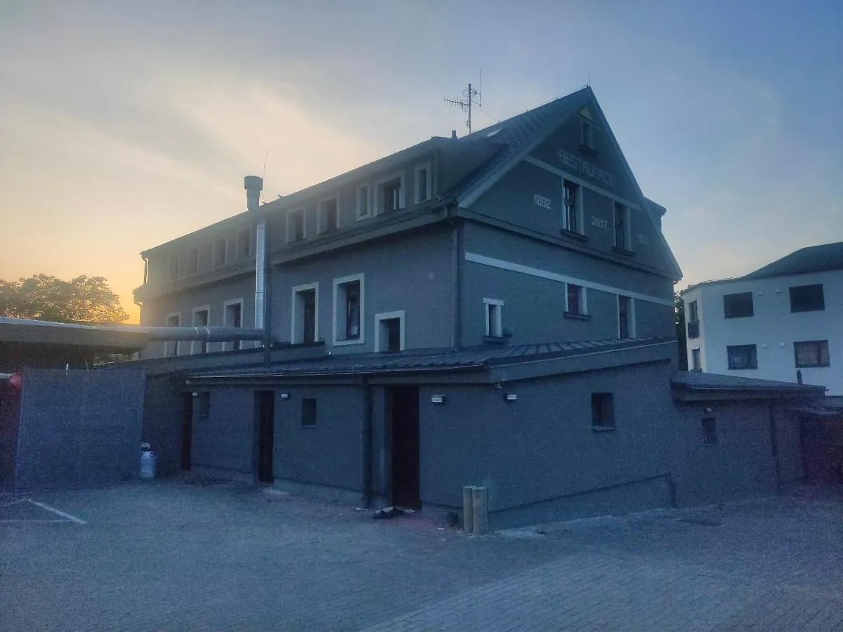 Sun-House Pension&Restaurant -Parkingfree- Prague Czech Republic