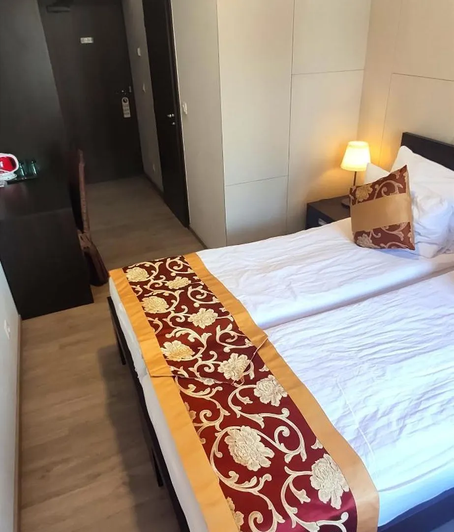 *** Hotel Sun-House Pension&Restaurant -Parkingfree- Prague Czech Republic
