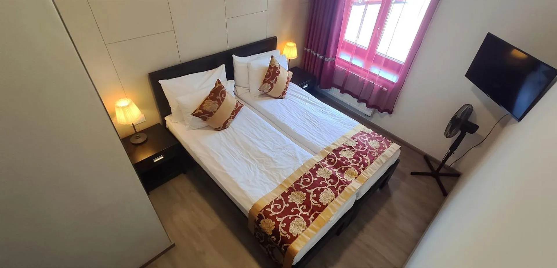 Sun-House Pension&Restaurant -Parkingfree- Prague Czech Republic
