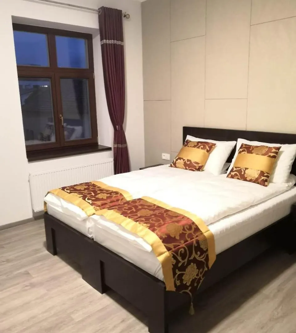 Sun-House Pension&Restaurant -Parkingfree- Prague Hotel